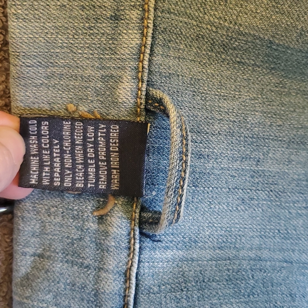 Tixi Cropped Denim Jacket - Picture 10 of 13